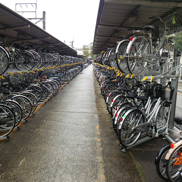 Fietsen opslag voor smalle spaties